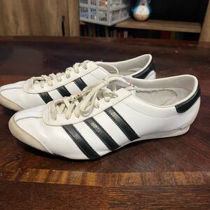 Adidas Tennis Shoes